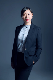 副会长  周承莲
内蒙古千御源商贸有限公司
行业：烟酒  茶   零售